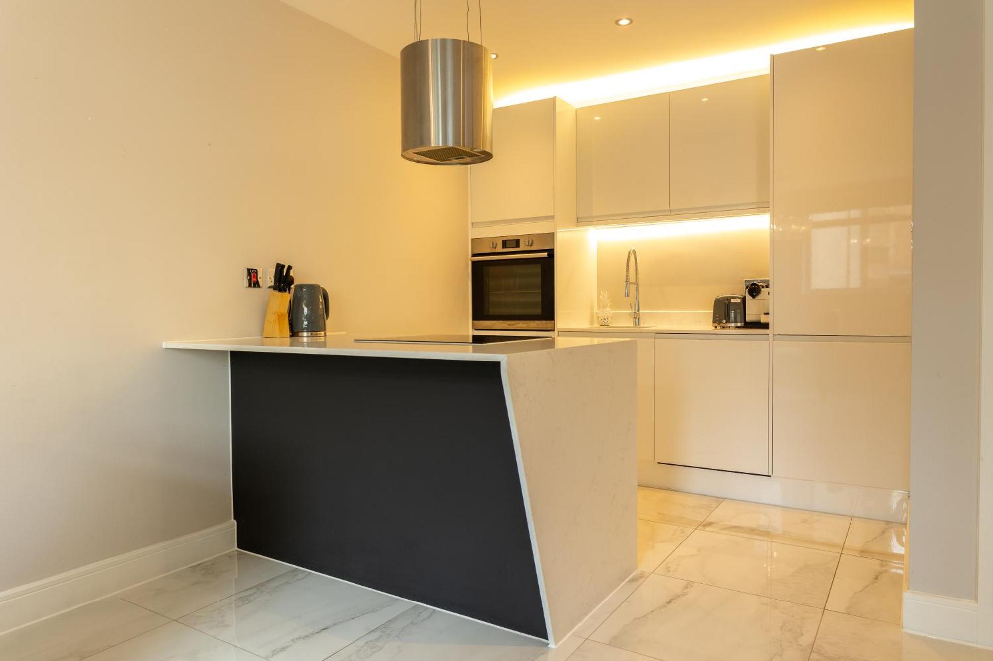 Exclusive Cardiff City Centre Apartment Exterior photo