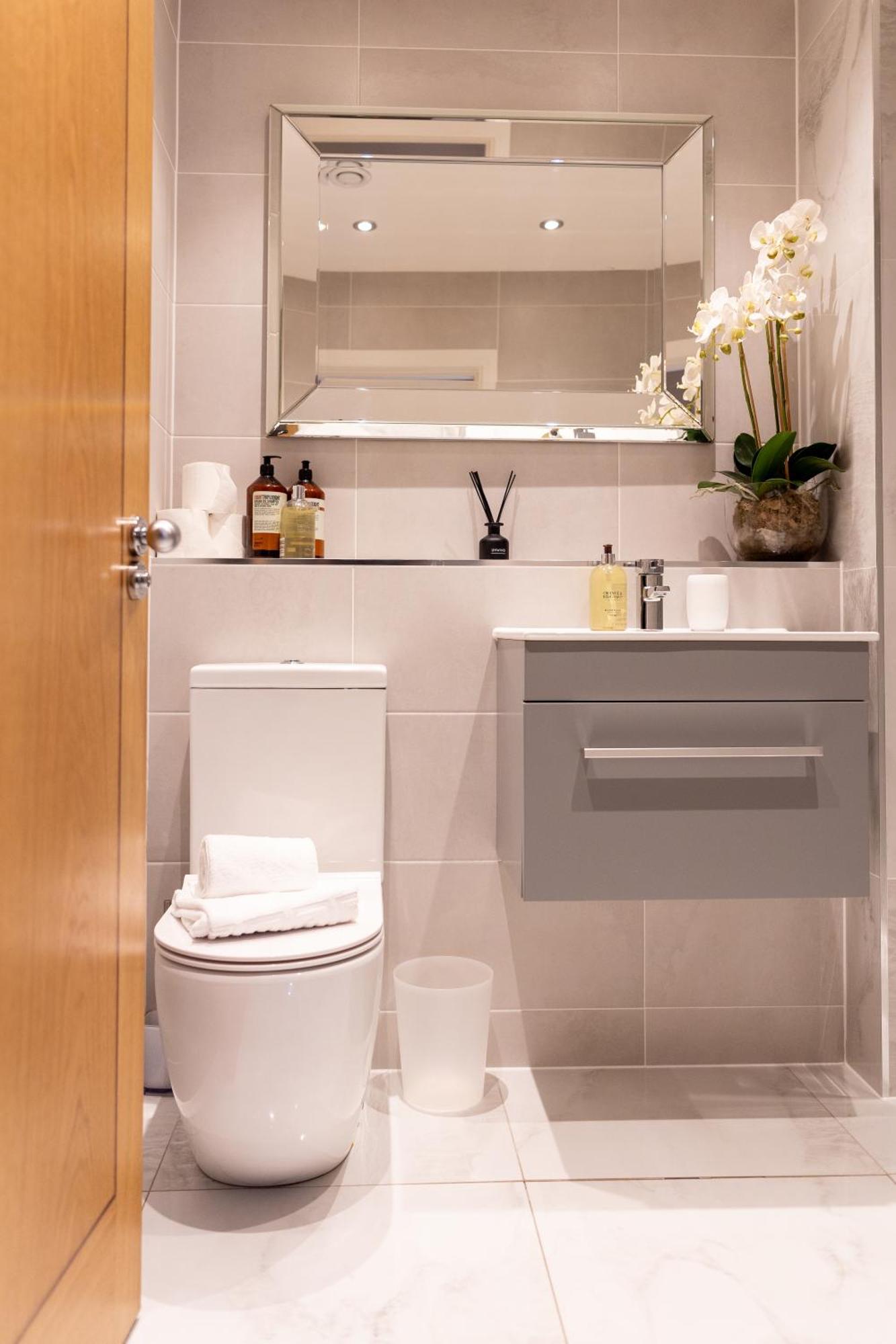 Exclusive Cardiff City Centre Apartment Exterior photo